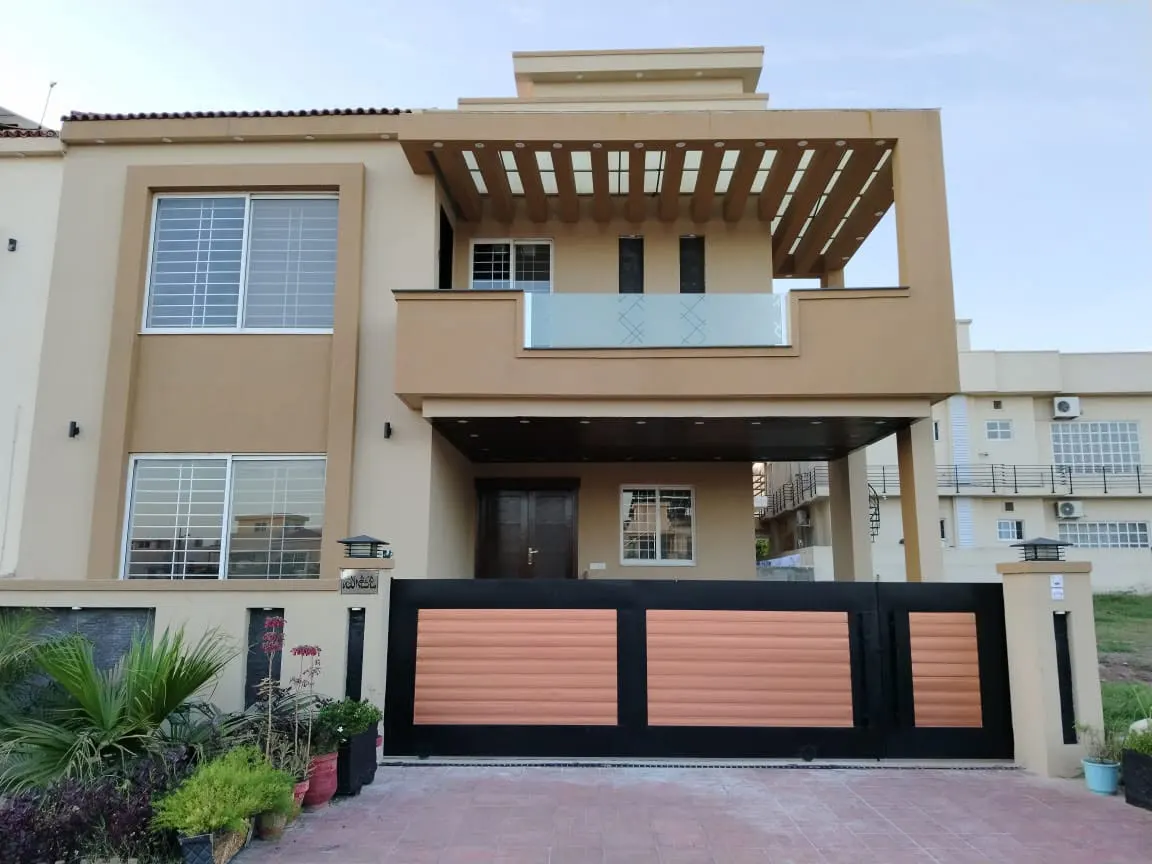 10 Marla Basement House for Sale in Bahria Enclave Sector A image 1